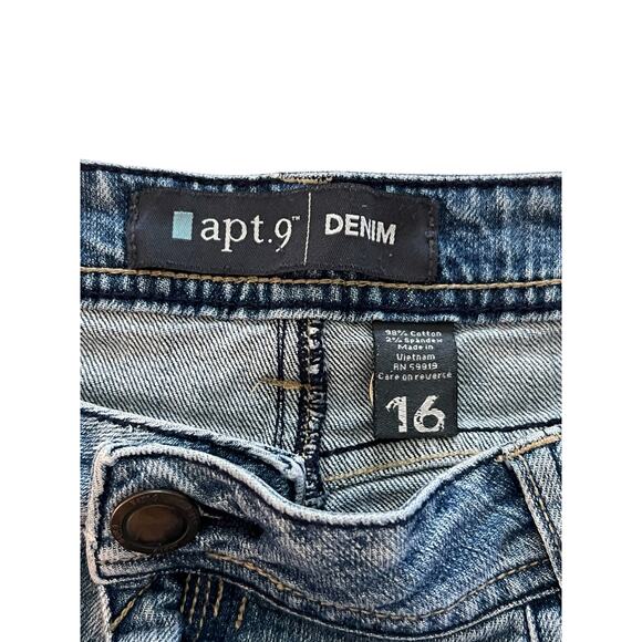 Apt. 9 Denim Jean Shorts Womens Size 16 Color Stone Wash Bermuda Style - Picture 3 of 3